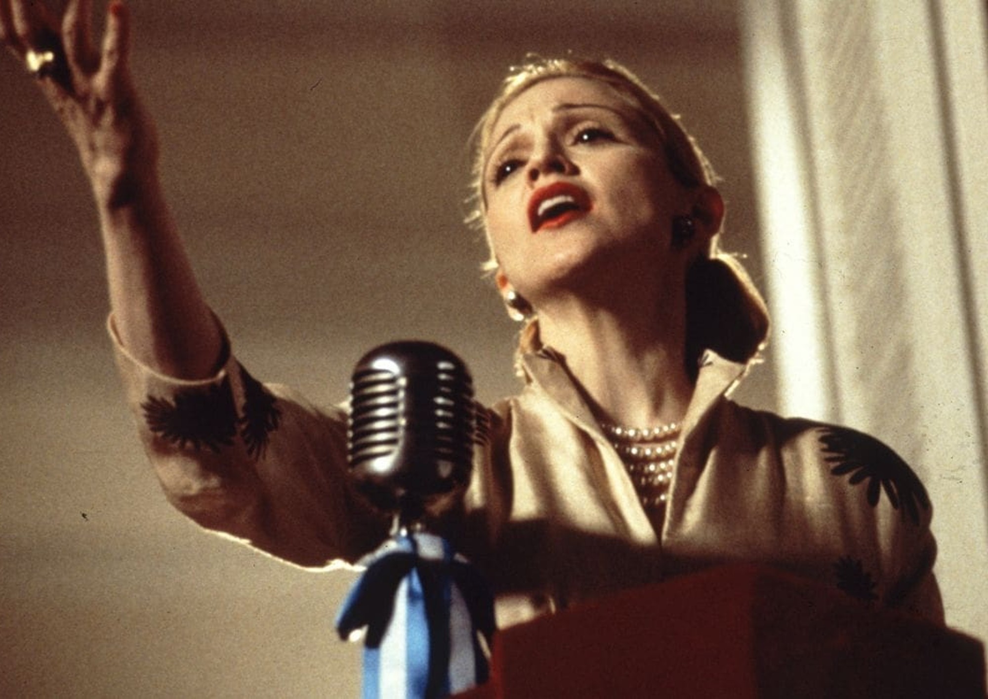 evita-2000x1415-1.jpg