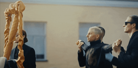 giphy.gif