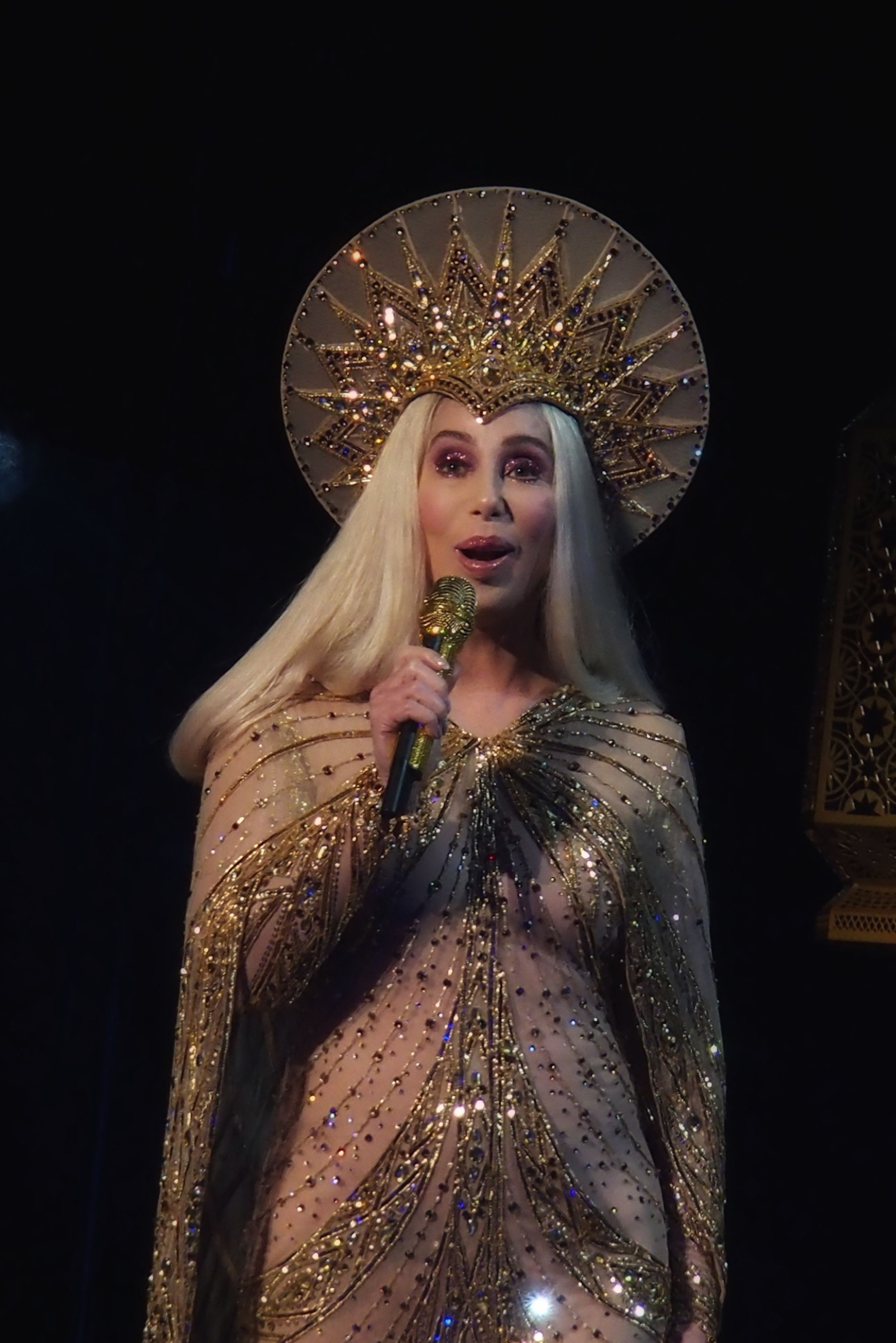 2017-cher-in-concert-1526320555.jpg