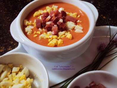 salmorejo-con-jamon-y-huevo--md-53900p68787.jpg