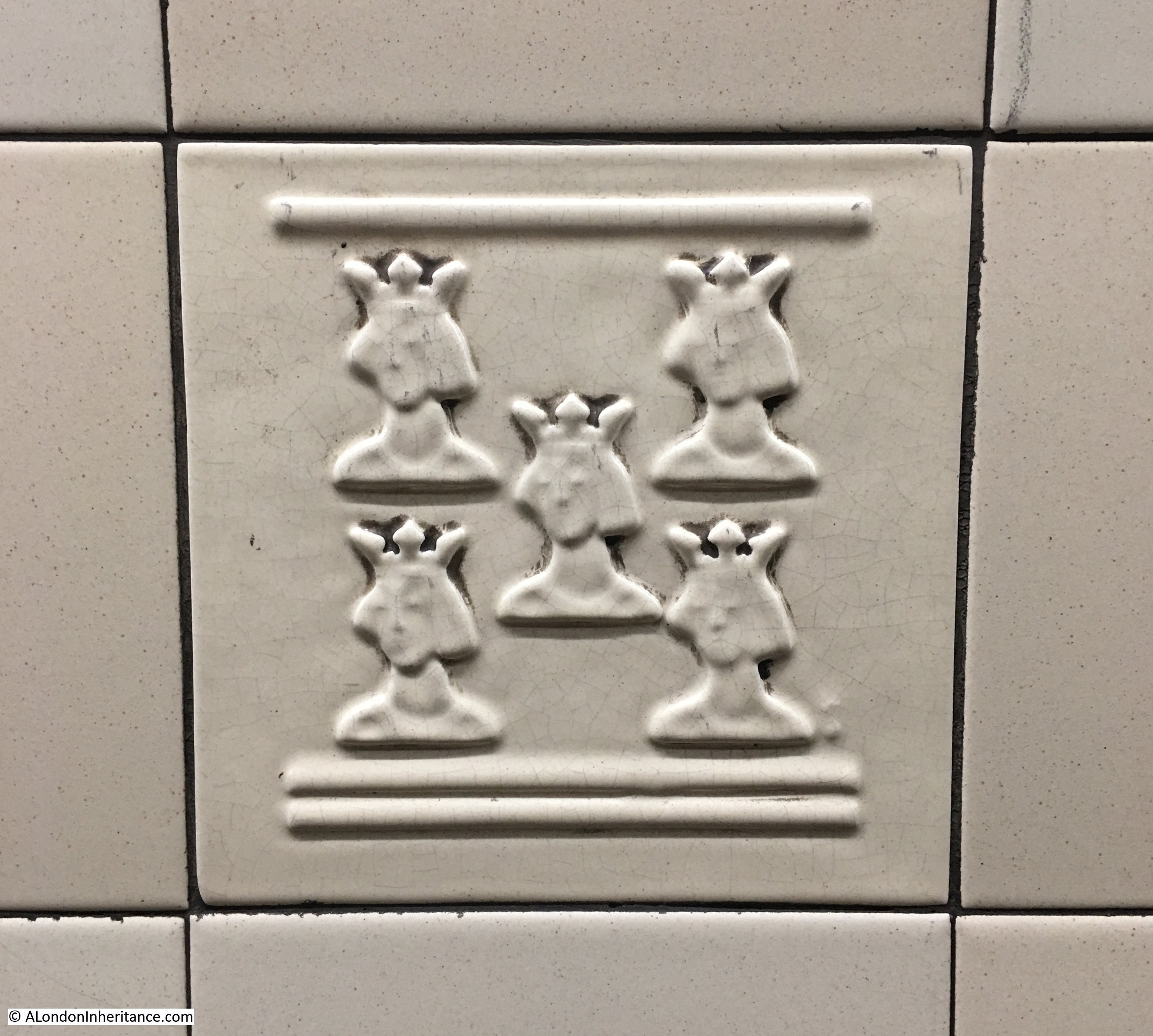 Bethnal-Green-Underground-Tiles-4.jpg