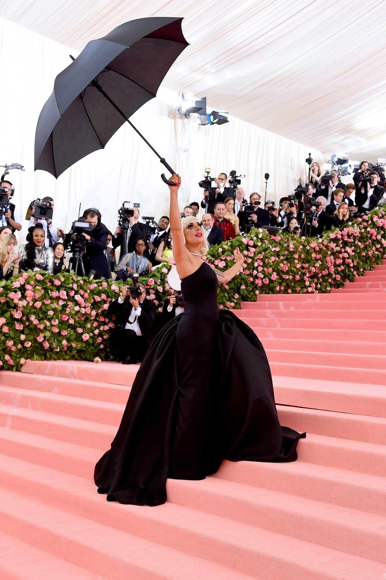 00-gaga-black.jpg