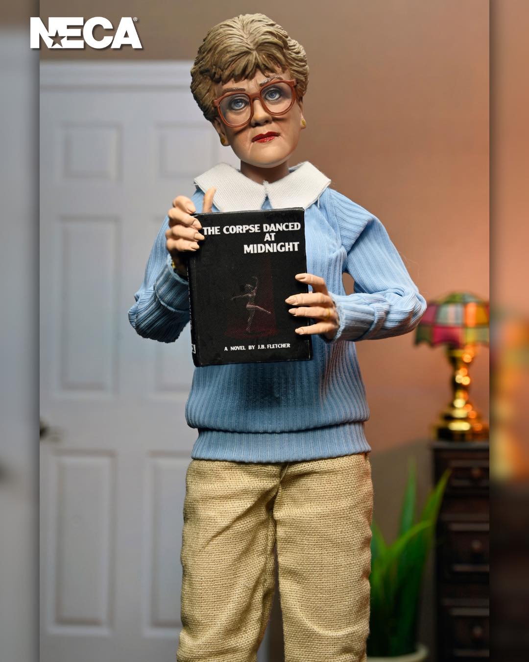 NECA-Murder-She-Wrote-Jessica-Fletcher-009.jpg