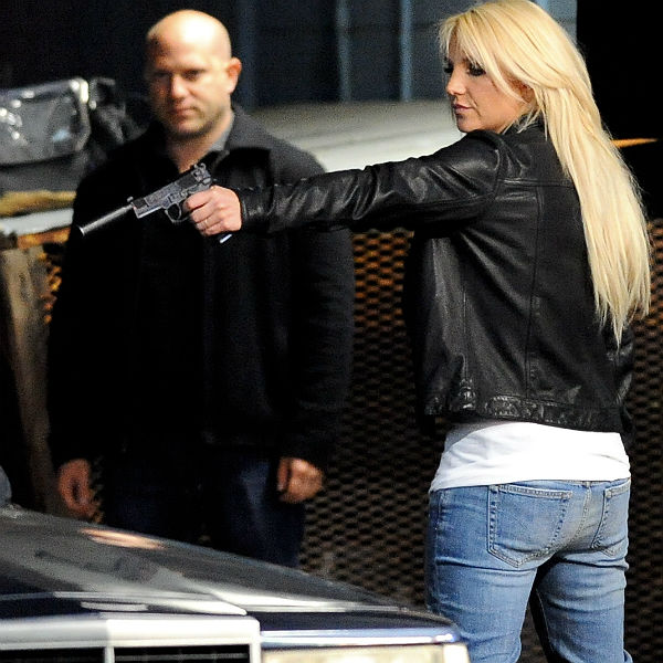 wenn20870475BritneyGun600.jpg